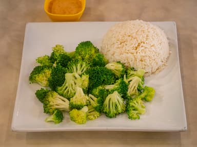 Brócoli Saltado y Arroz Blanco