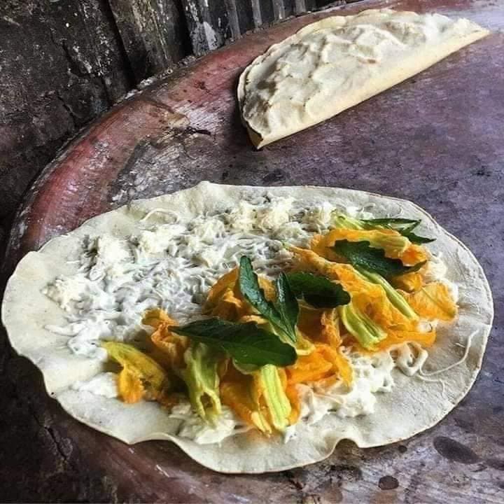 Quesadilla de Flor de Calabaza