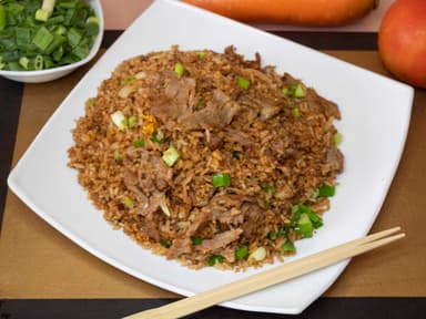 Arroz Frito con Carne de Res ( Medio )