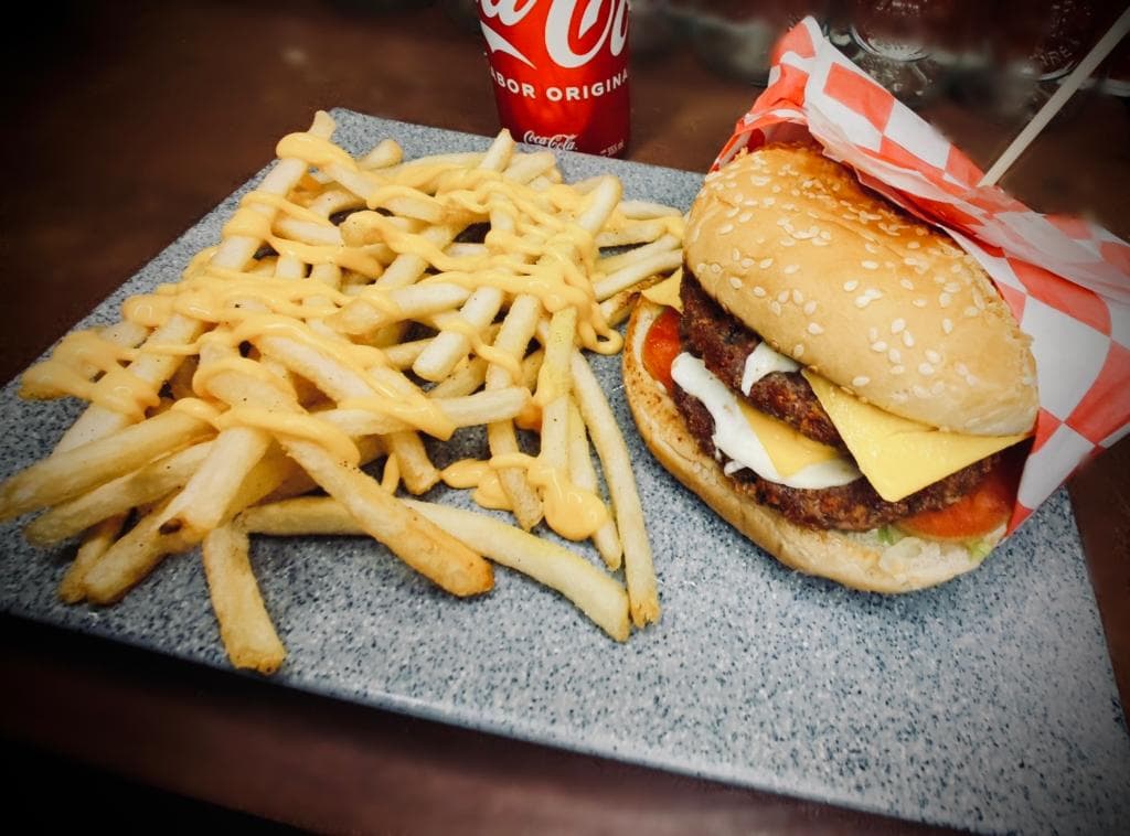 Hamburguesa Especial con Papas
