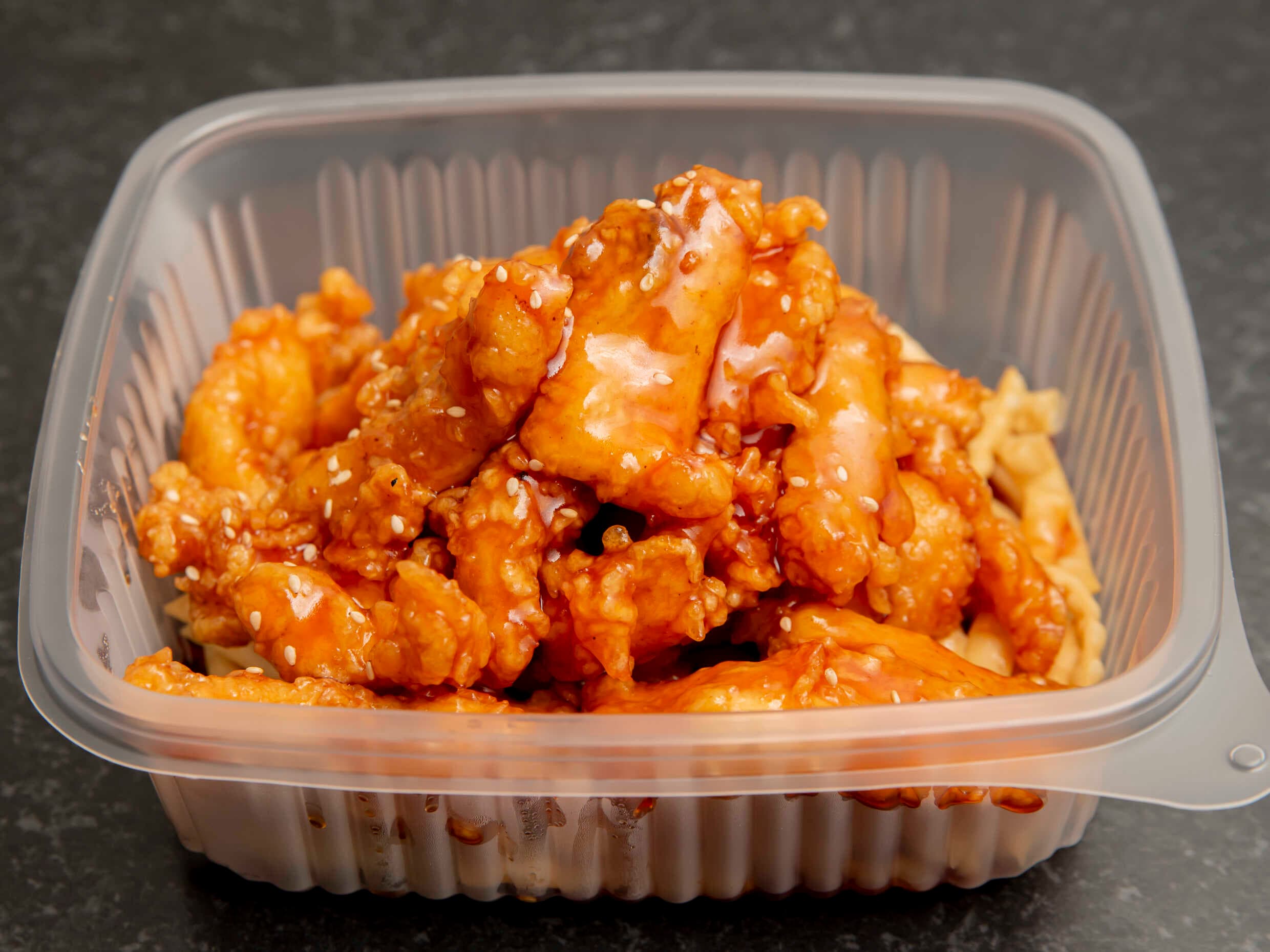 Menú Pollo Tipakay con Chaufa