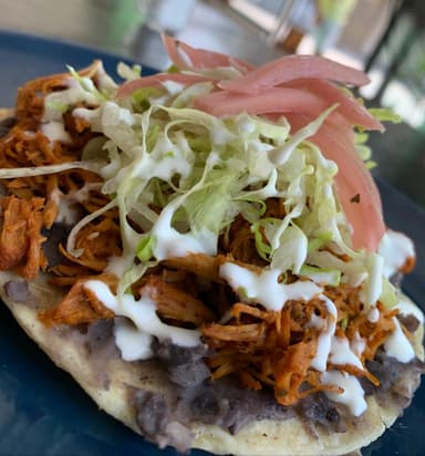 Tostada de Cochinita