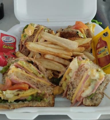 Club Sándwich y Licuado
