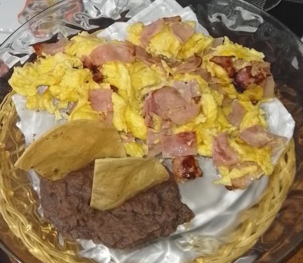 Huevos con Jamón