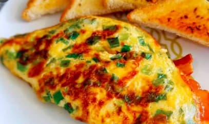 Omelette de Pollo con Tocineta