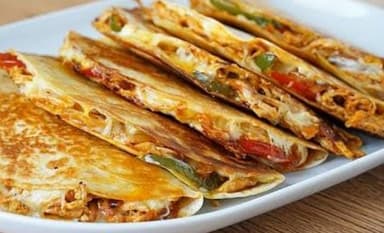 Quesadilla De Cochinita Maciza