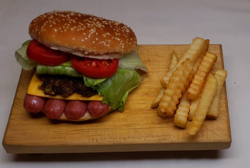 Hamburguesa con Salchicha
