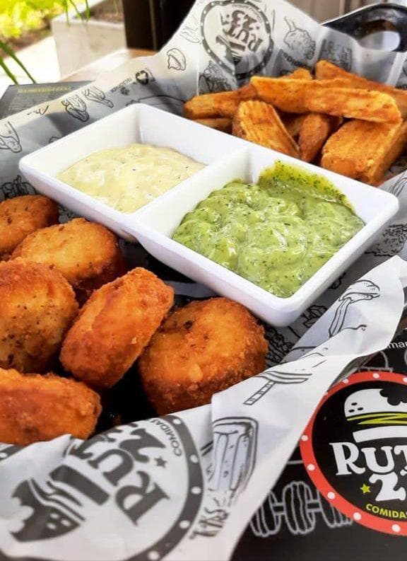 Nuggets + Papas en Cascos