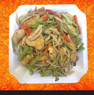 Tallarín con Pollo
