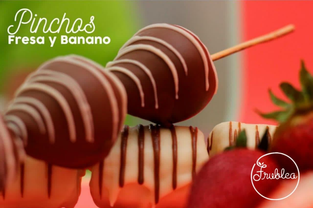 Pincho de Banano y Fresas