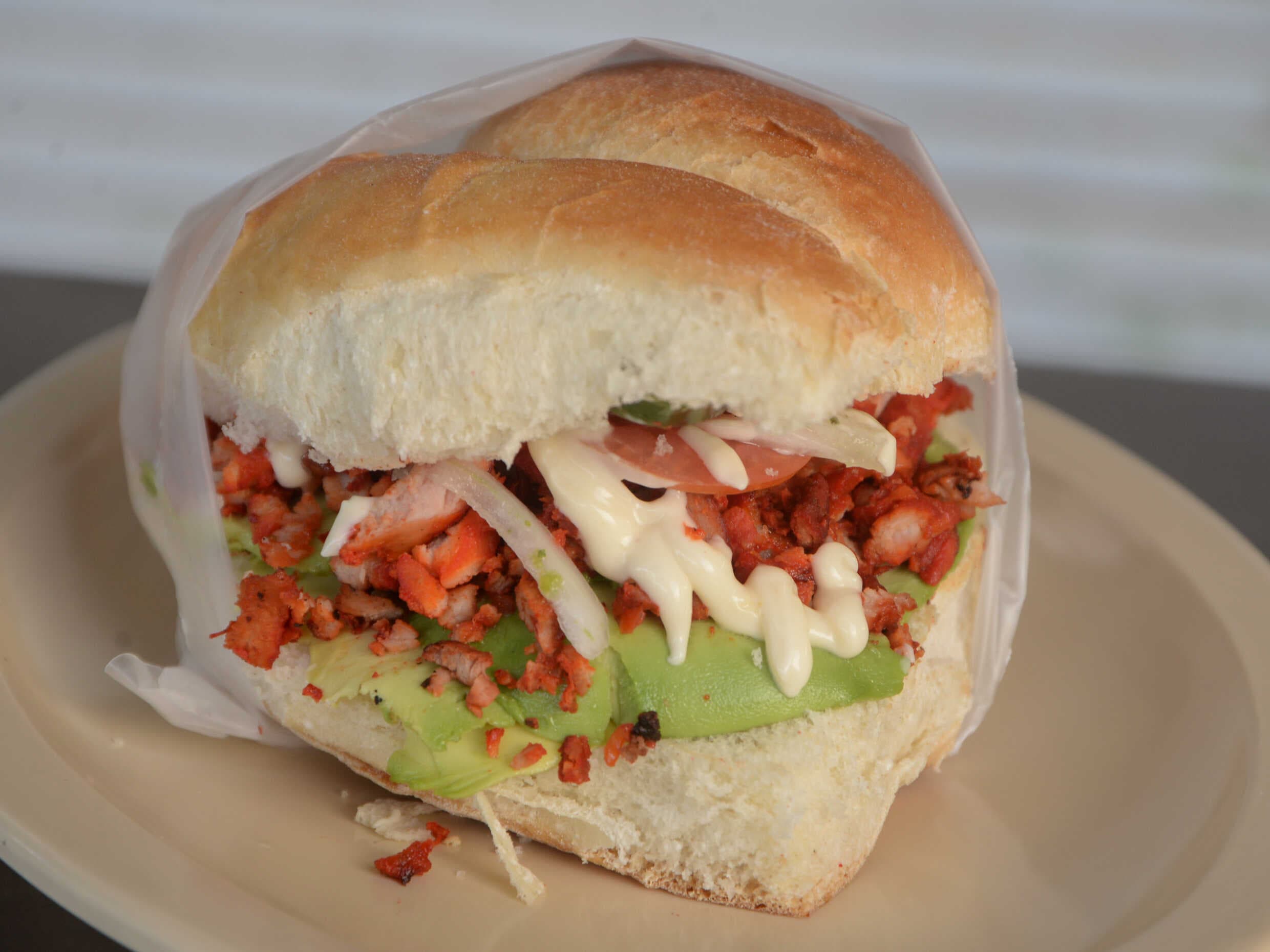 Lonche de Adobada