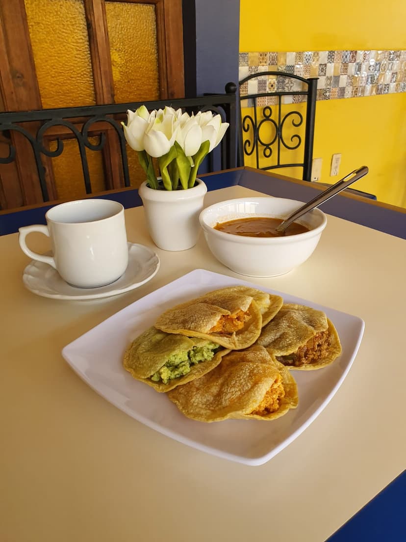 Gorditas Corona  (Piramide)