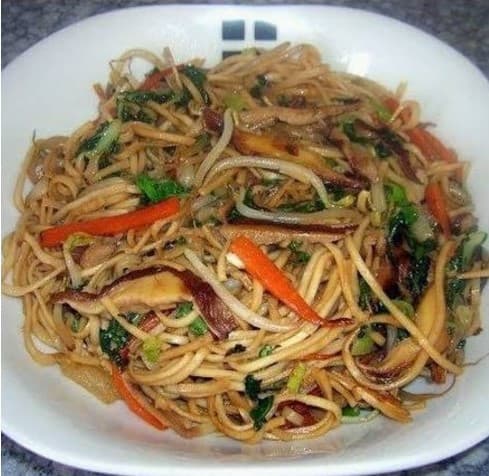 Tazón de Chow Mein de Pollo