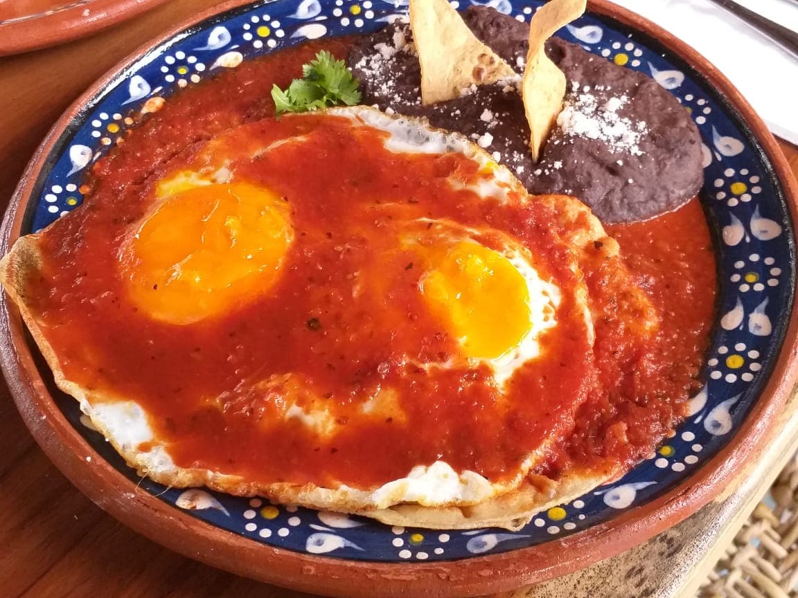 Huevos rancheros (3 pz)