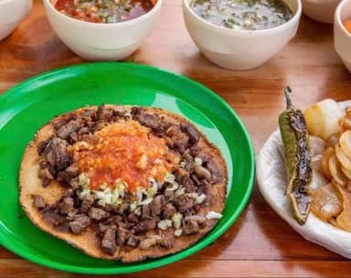 Tacos de Maíz Dorado de Asada