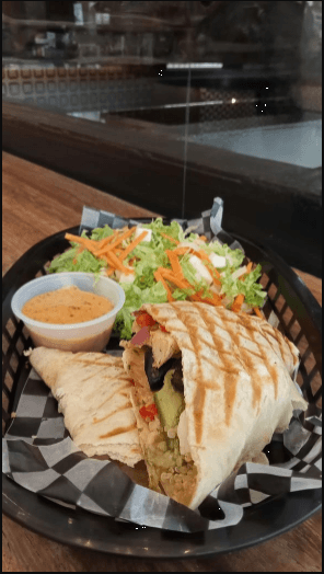 Burrito de Pollo Empanizado + Bebida 355 ml