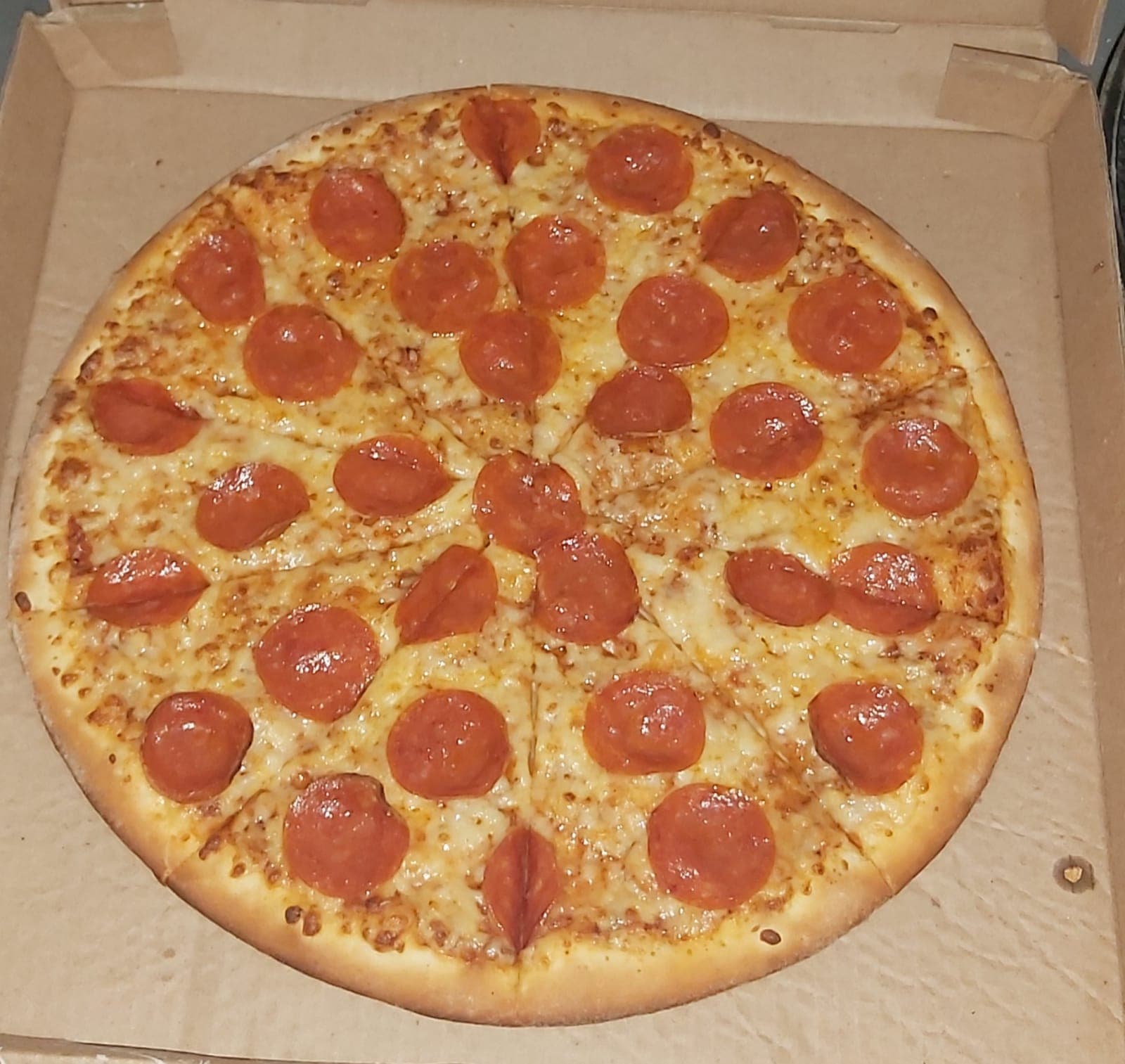 Pizza Pepperoni Mediana .