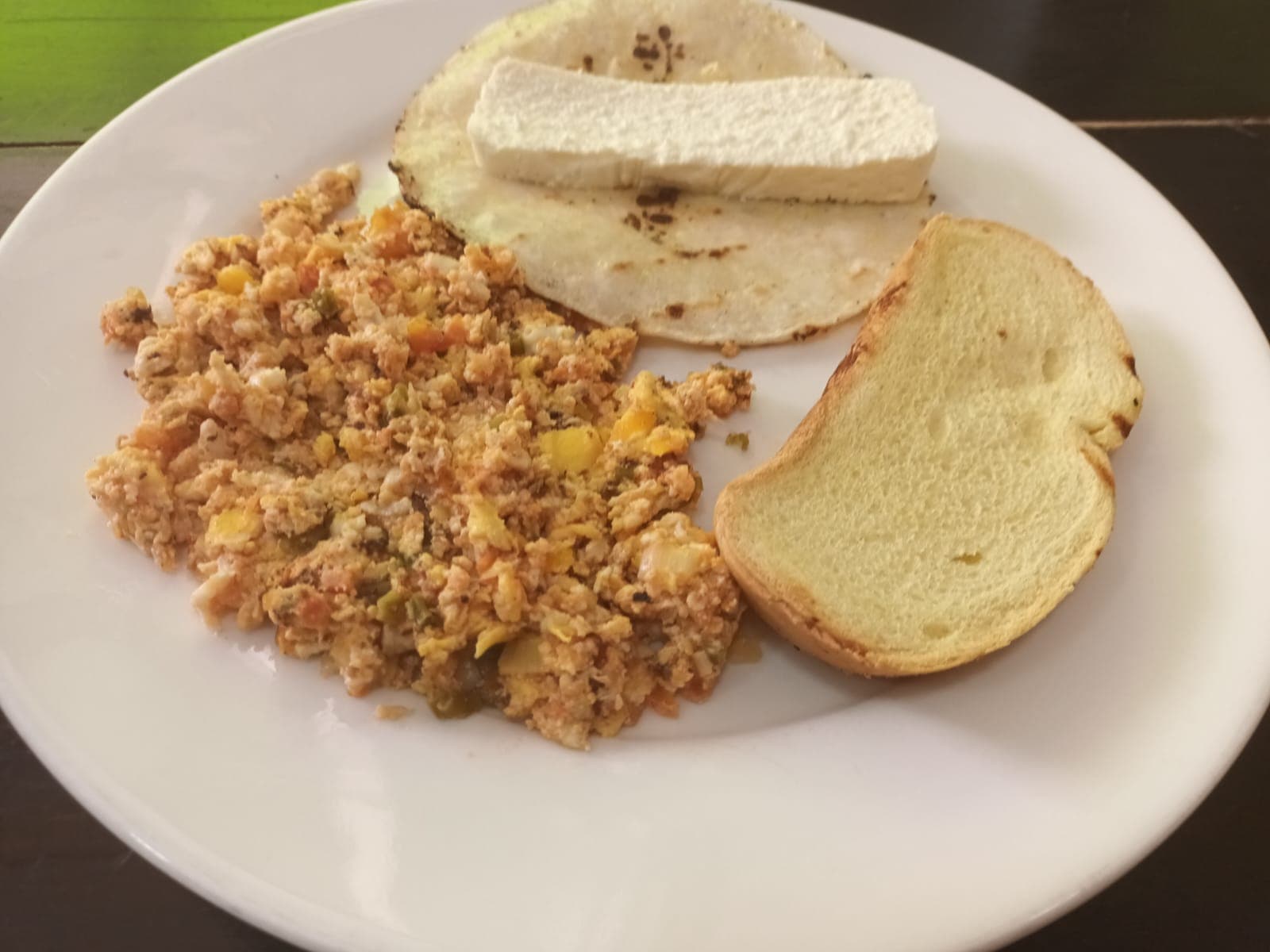 COMBO- Desayuno Sencillo + Bebida Caliente