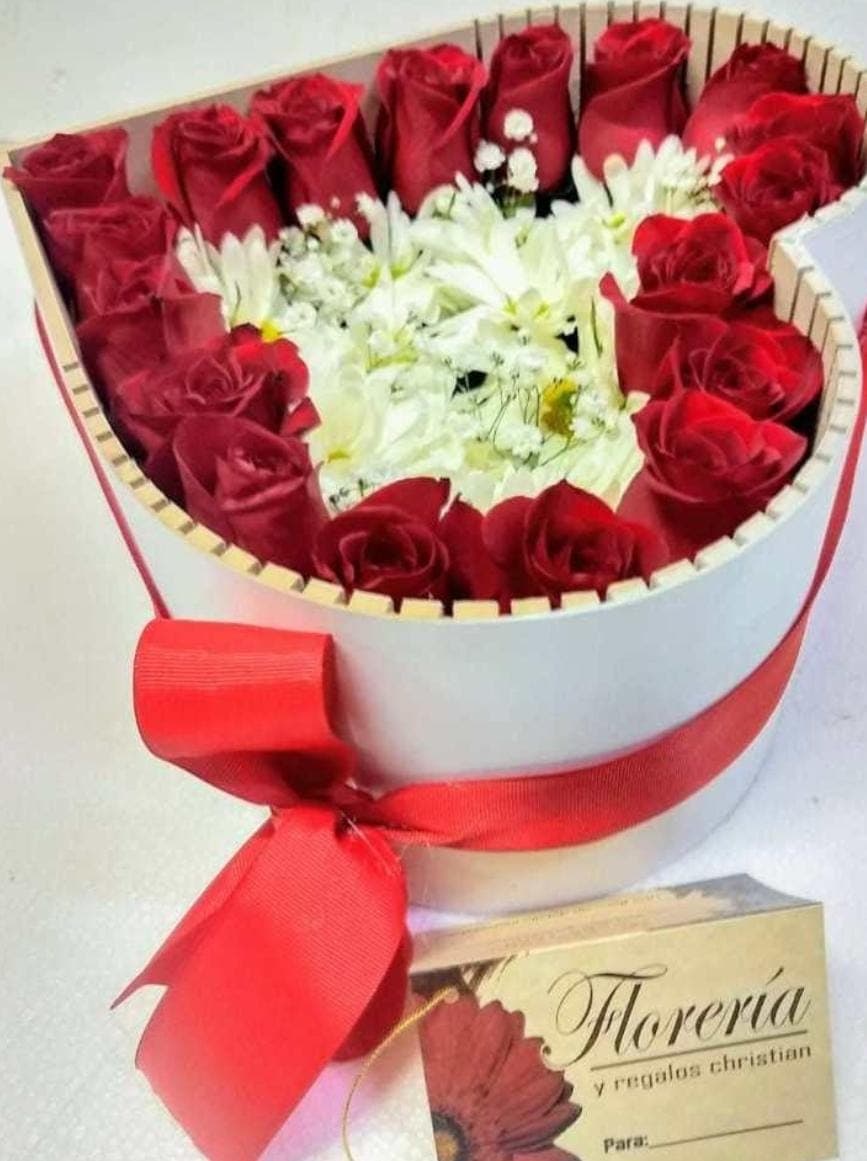 Hermoso Corazón de Rosas y Margaritas