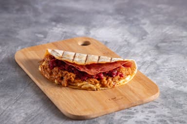 Quesadilla de Pierna y Chorizo