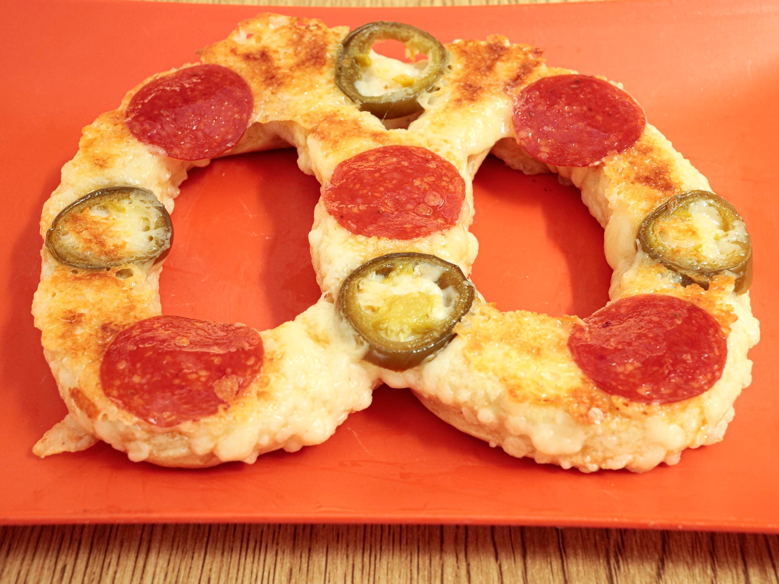 Pretzel Pepperoni jalapeño