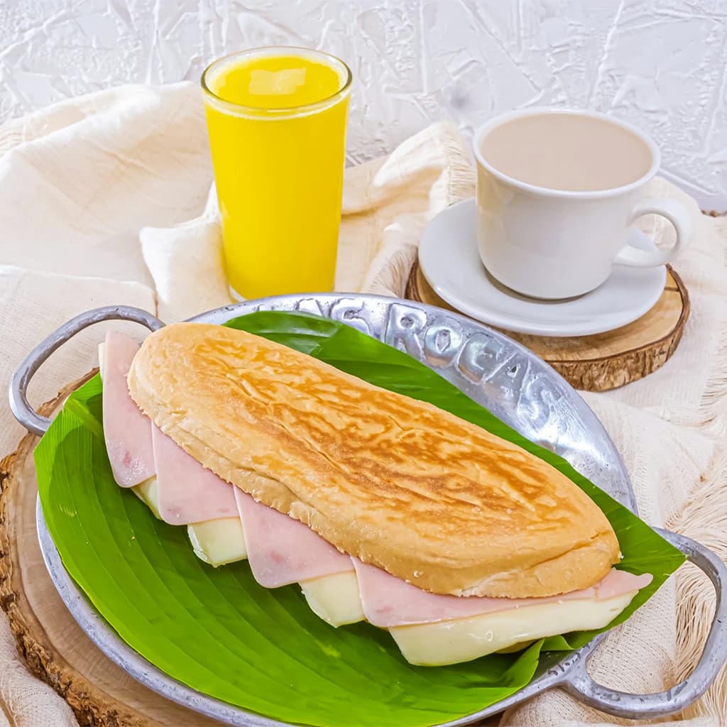 Sandwich Combinado (Jamón y Queso)
