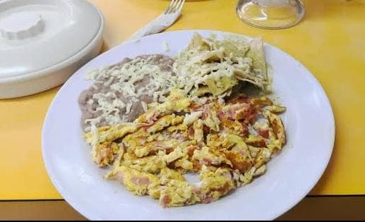 Huevos Con Jamón