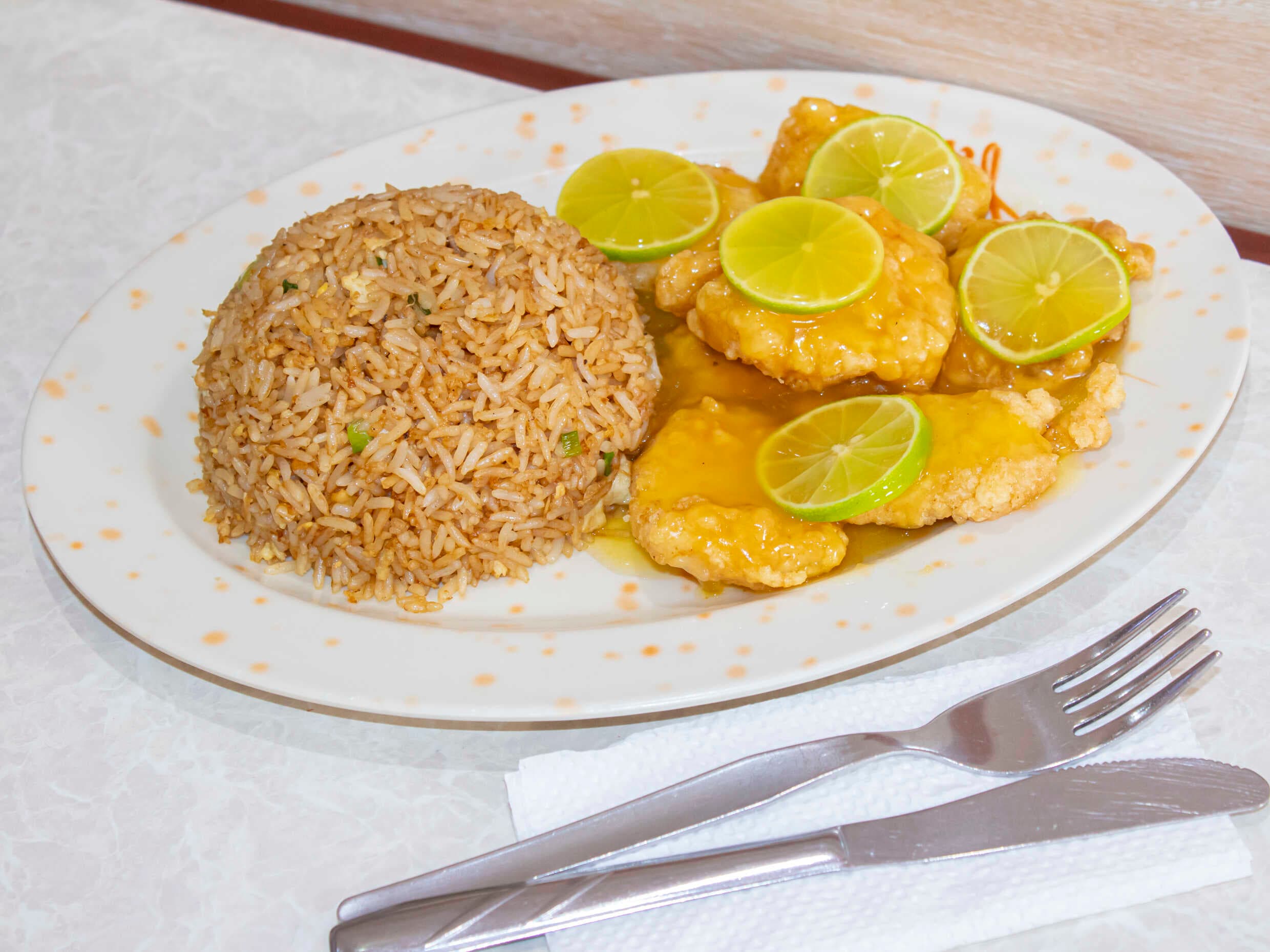 Pollo Limón Kay con Arroz Chaufa