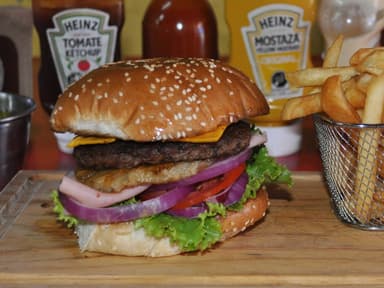 Arrachera Hawaiana Burger Con Papas