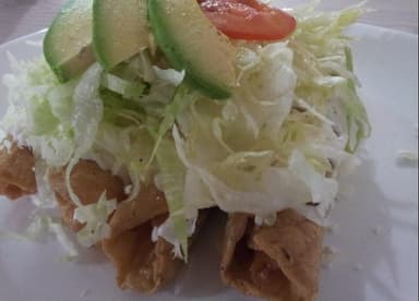 Tacos Dorados de Pollo