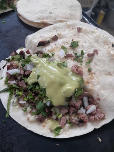 Taco de Asada con Queso