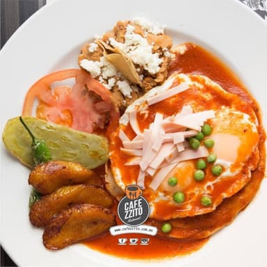 Chilaquiles Rojos con pollo