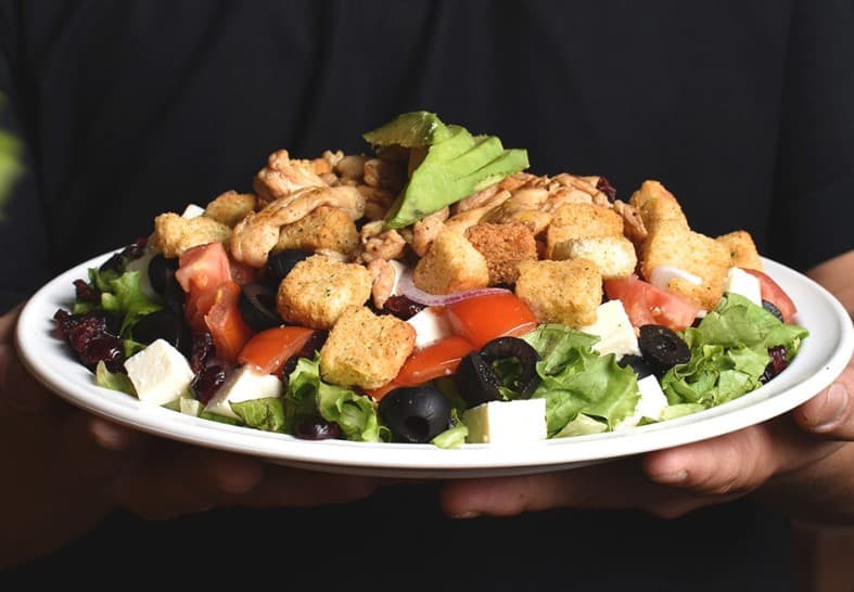 Ensalada Tipo Mediterránea con Arándanos