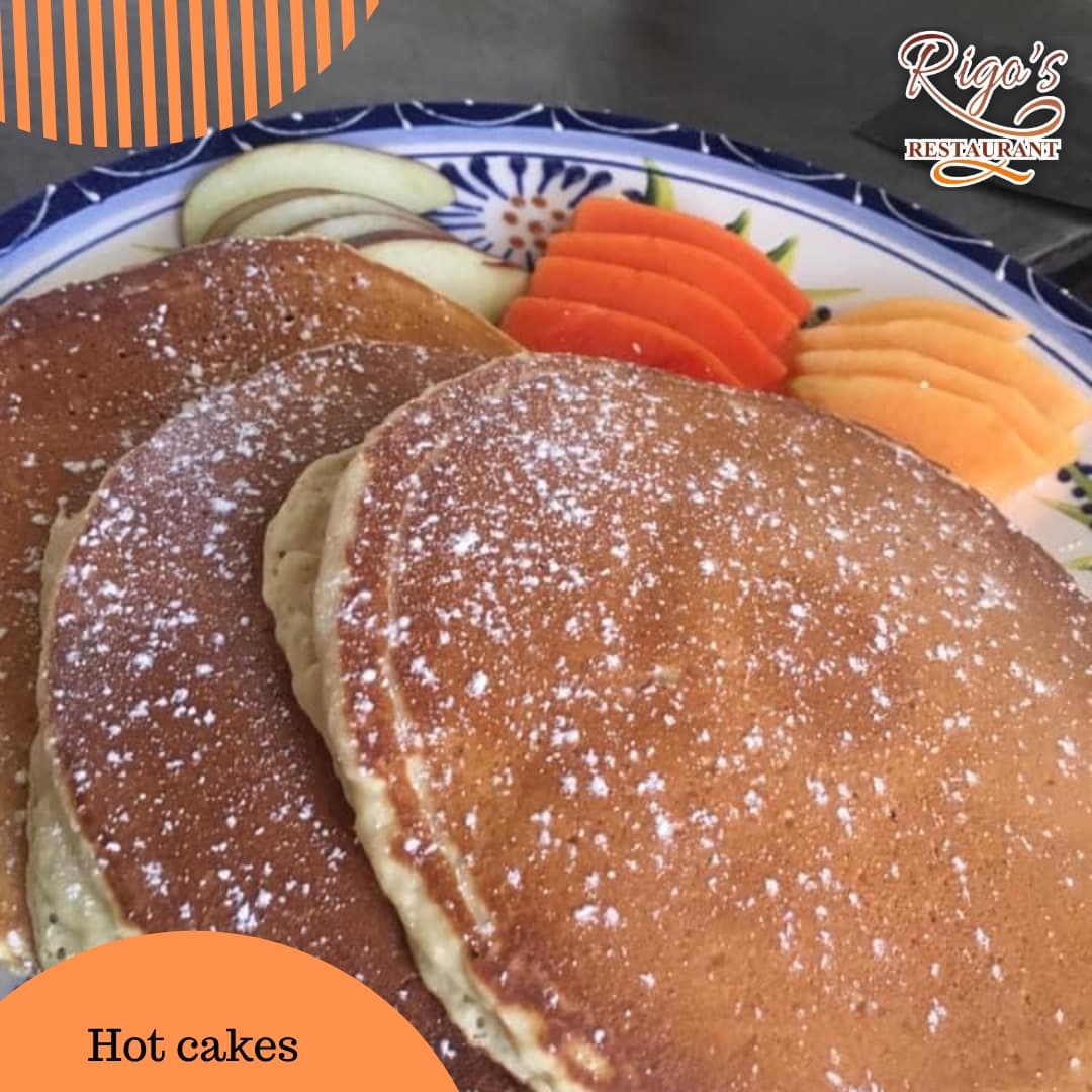 Hot Cakes Con Fruta