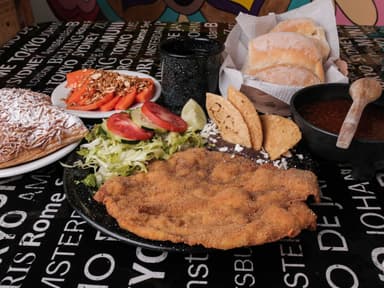 Milanesa de Lomo de Cerdo con Ensalada Combo