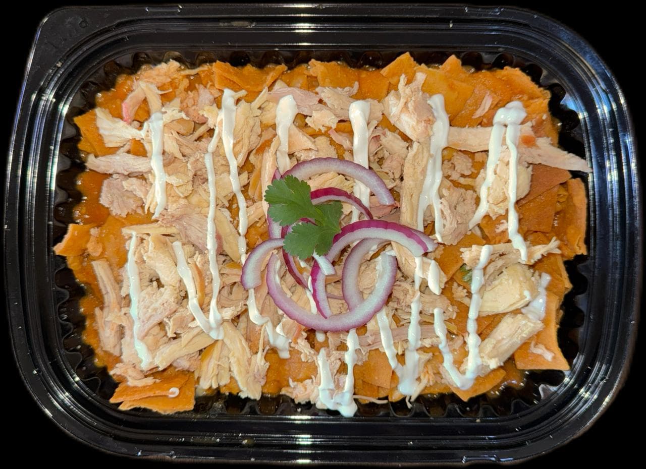 Chilaquiles Rojos con Pollo