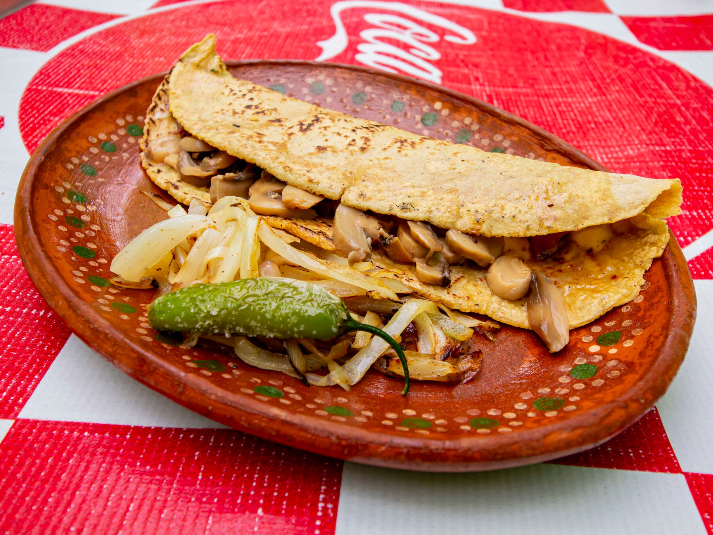 QUESADILLAS DE CHAMPIÑONES