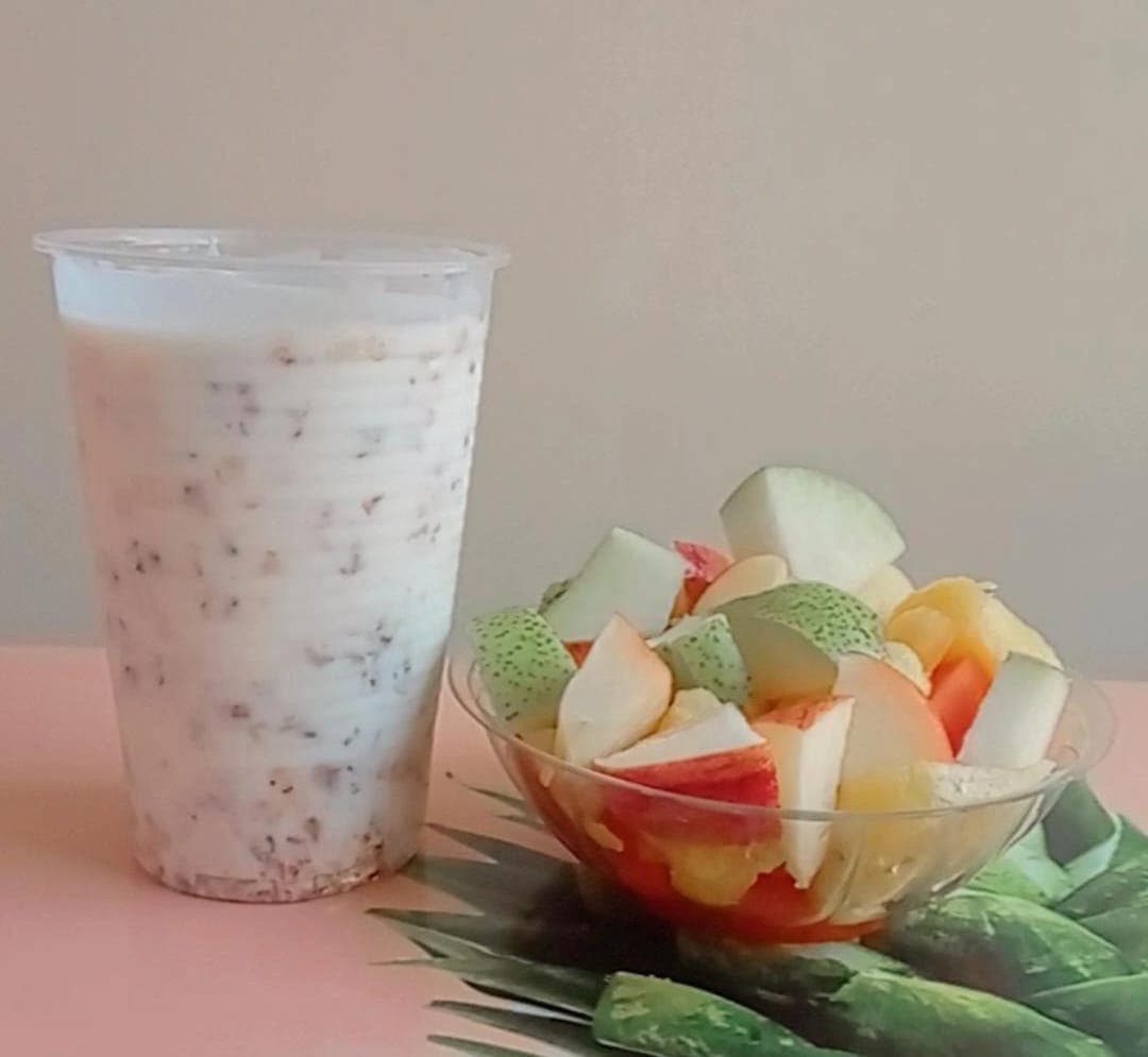 Granola coon kumis + Fruta Picada