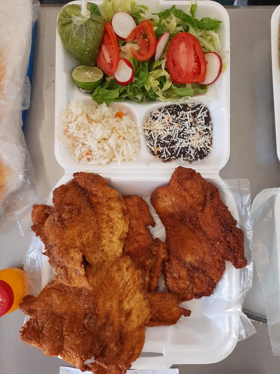 Milanesa especial + agua de cortesía