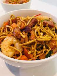 Chow Mein de Cerdo y Camarones