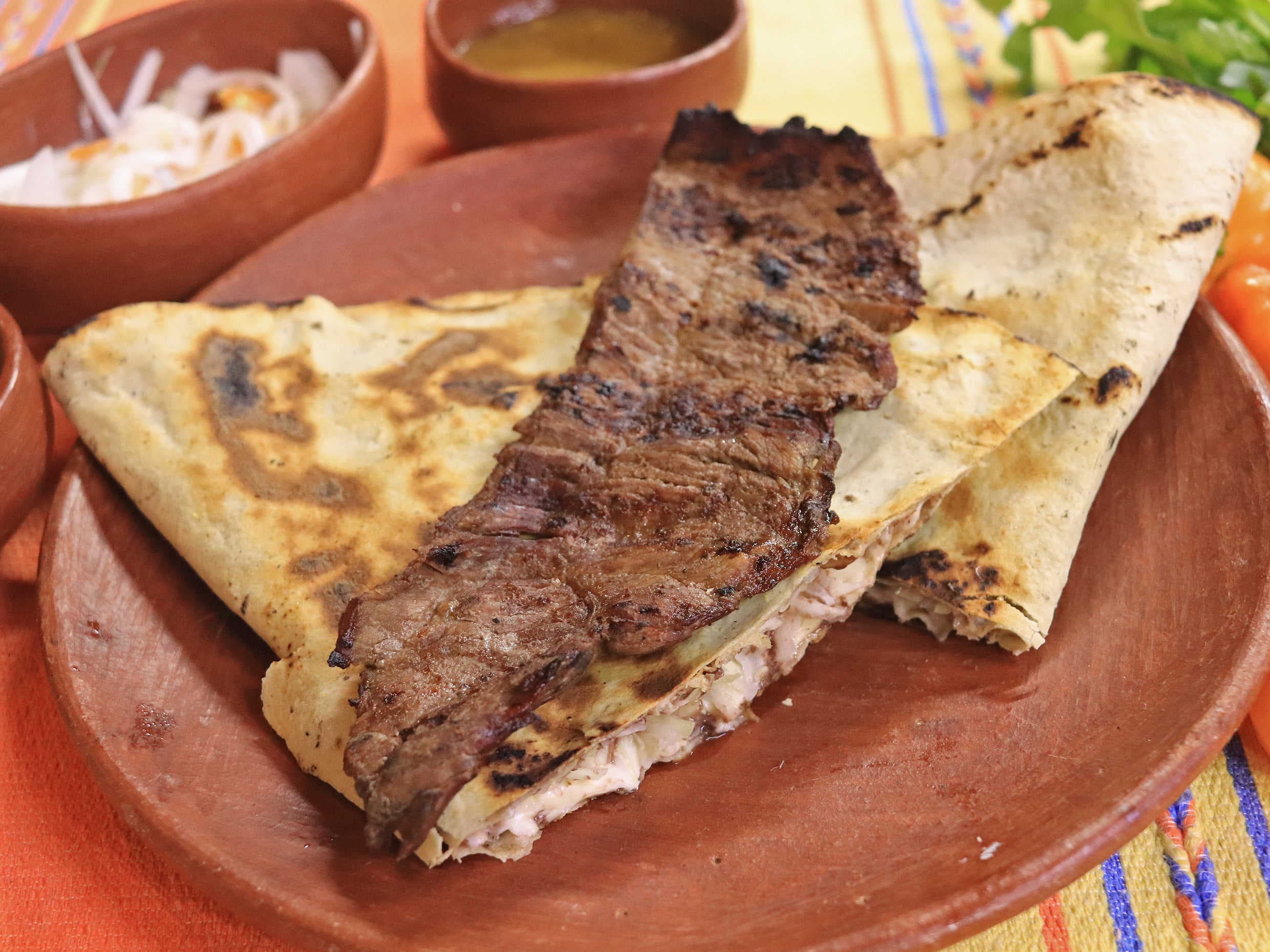 Tlayuda de Arrachera