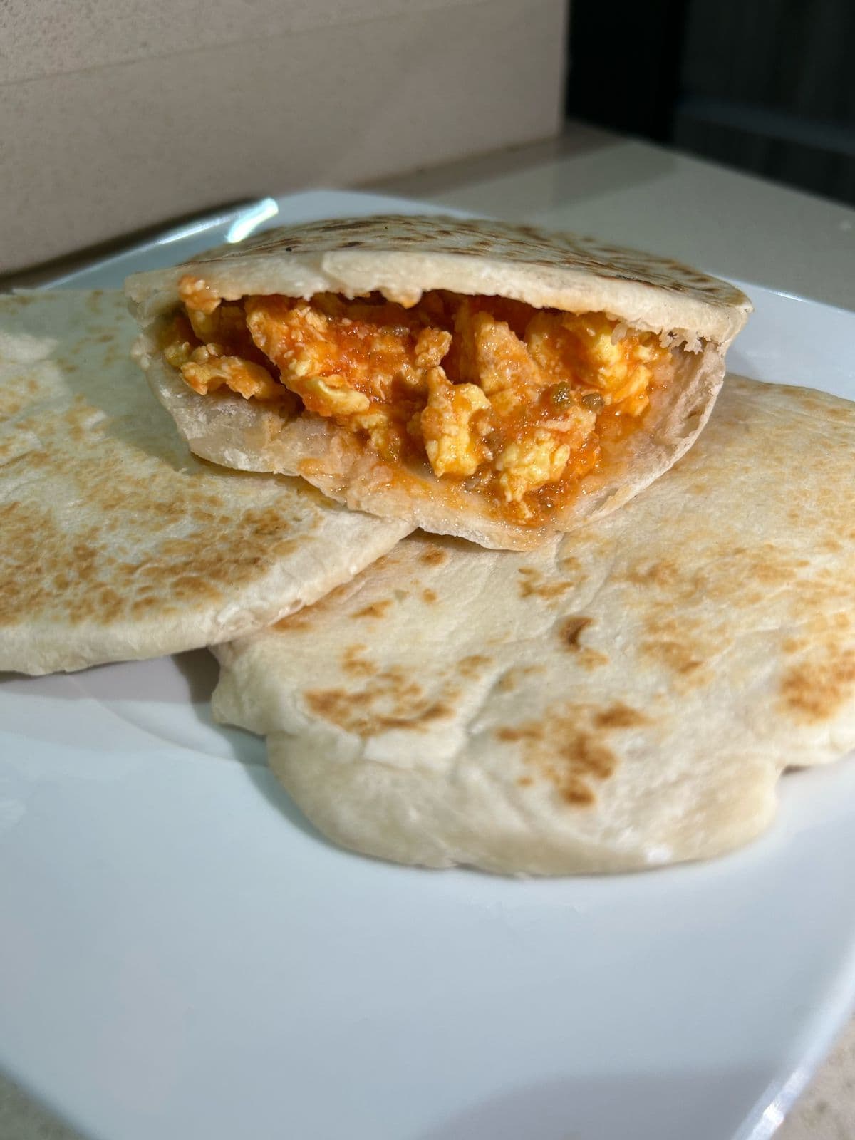 Gordita Huevo en Salsa