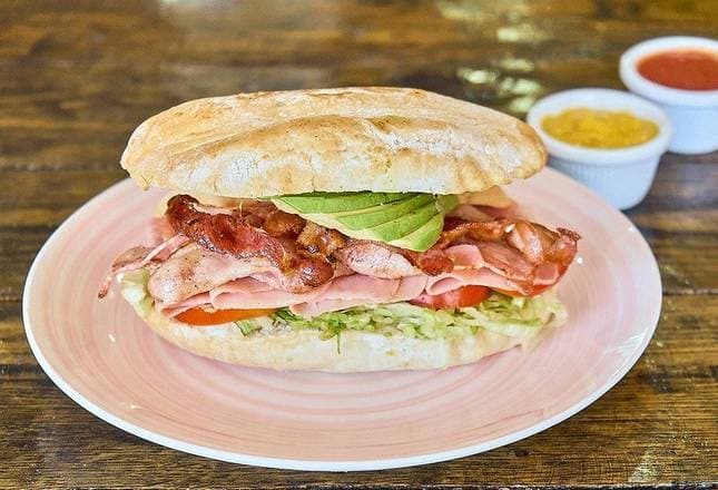 Torta de huevo con jamón