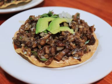Tostadas de Ceviche Oscuro
