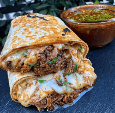 Burrito con consomé