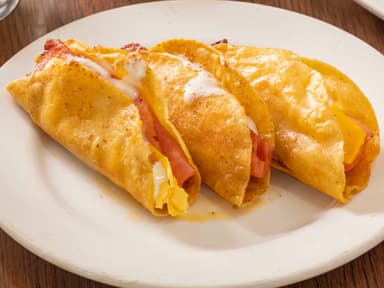 Tulancingueñas de jamón con queso amarillo