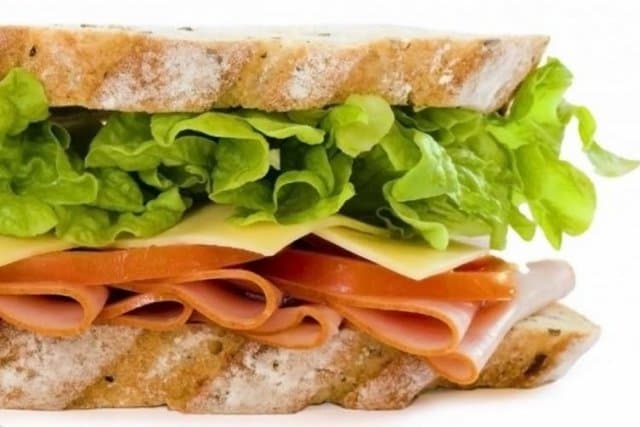 Sándwich Jamón con Queso