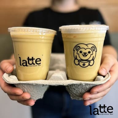 Dos lattes fríos