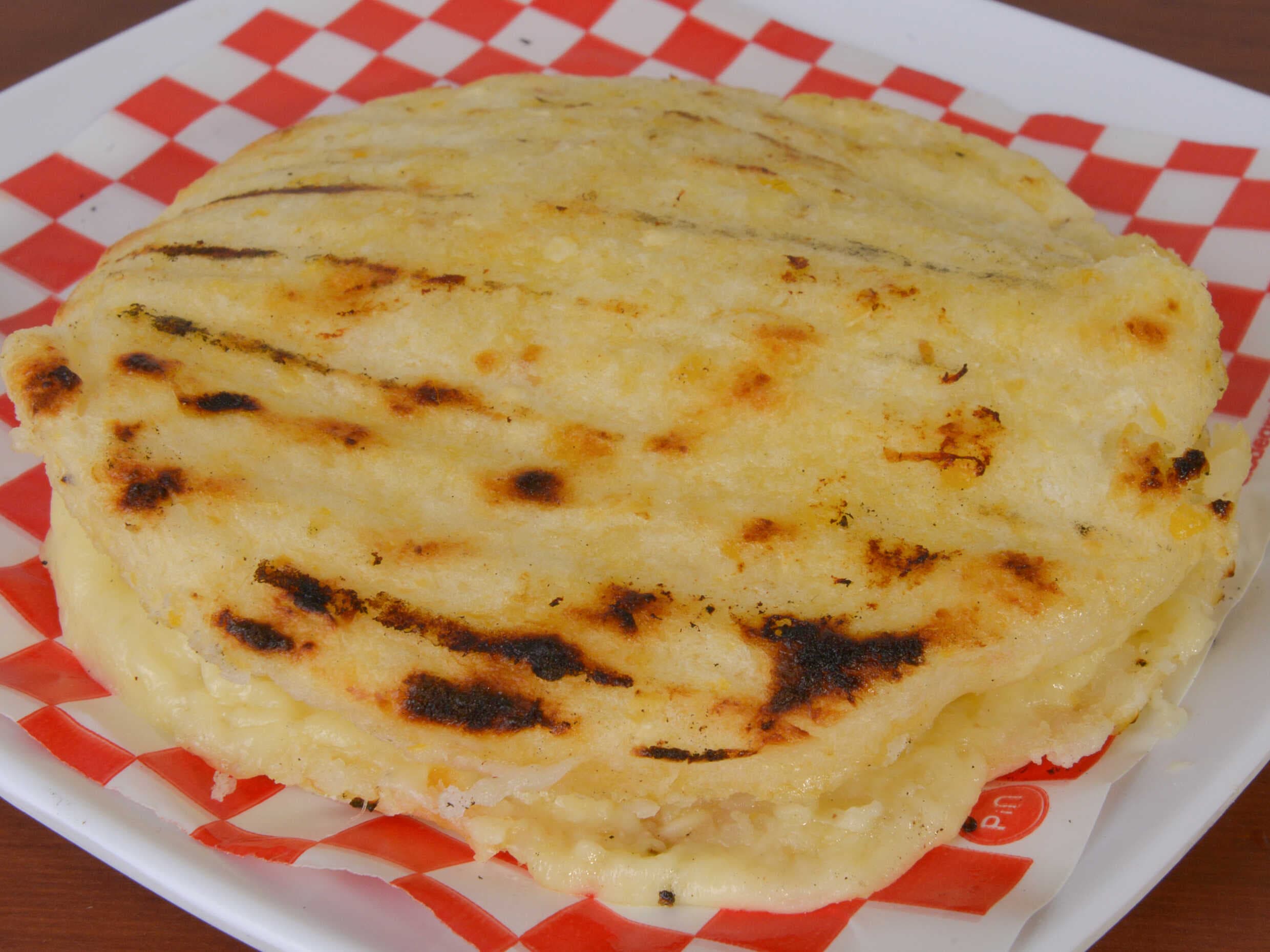 Arepa con Queso