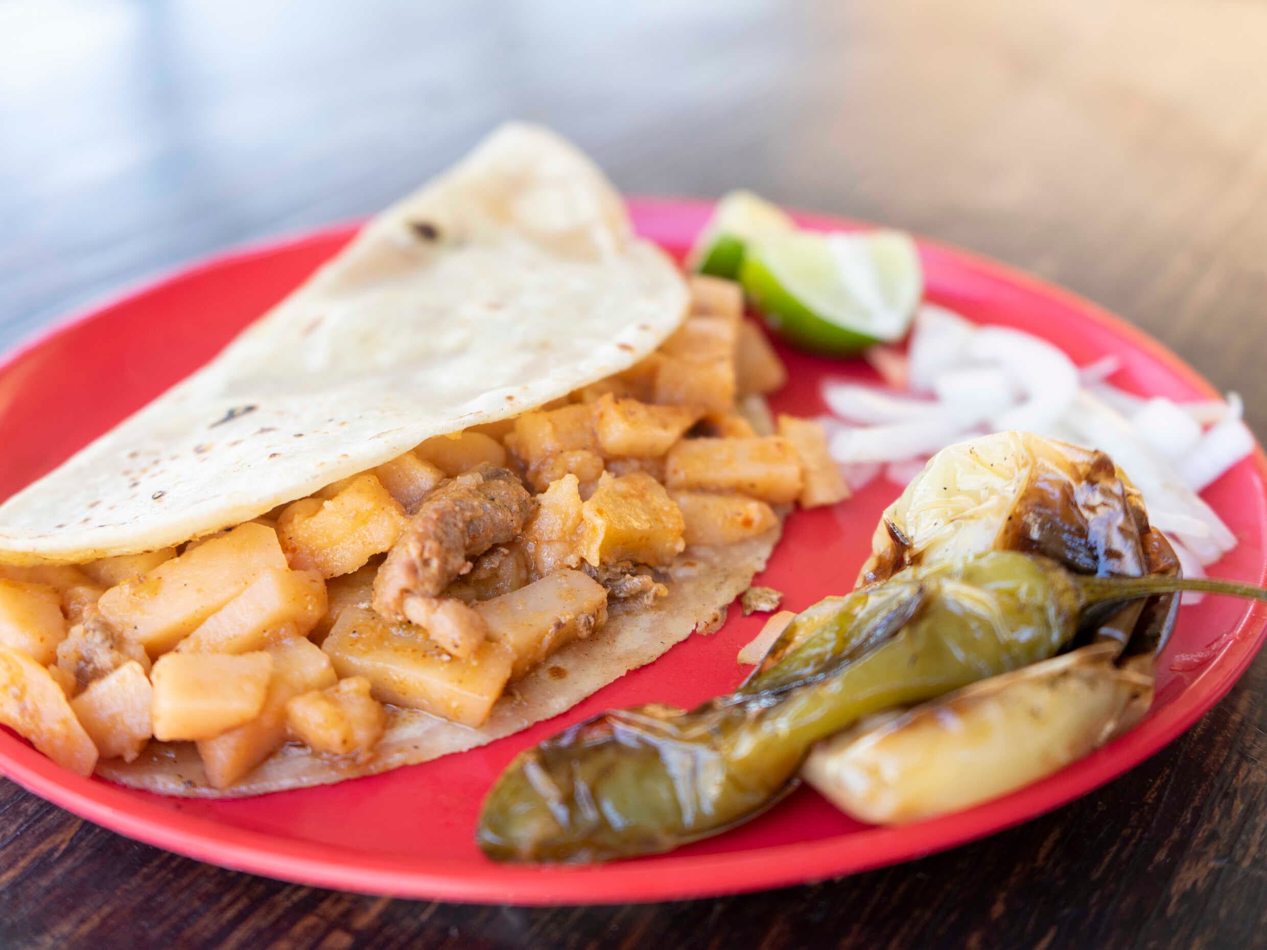 Taco de Bistec con Papas